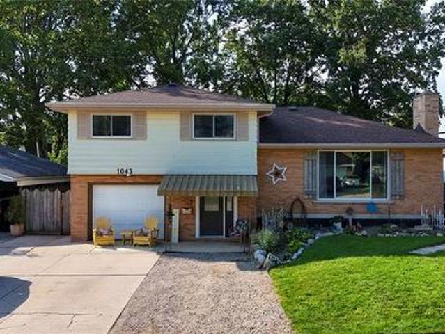 House for sale in Sarnia, Southwestern Ontario