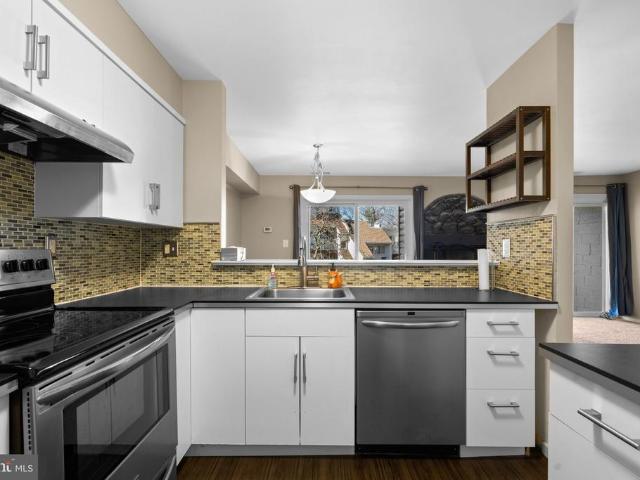Condo for sale in Newberry, Sterling