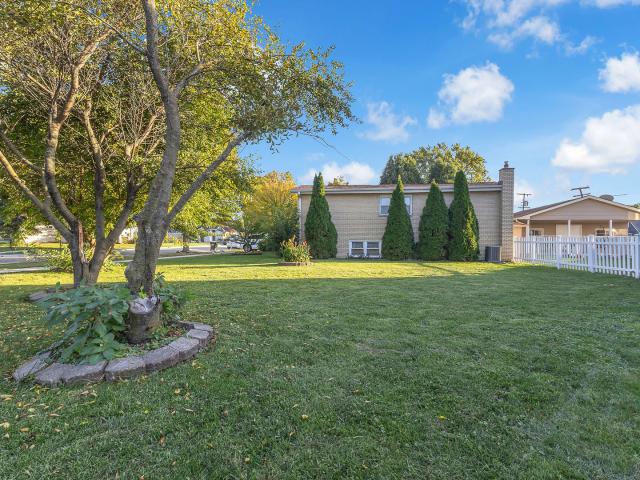 House for sale in Chicago Ridge, Cook County
