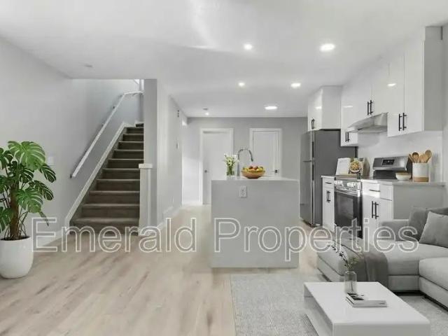 Townhouse for rent in Glenora, Edmonton