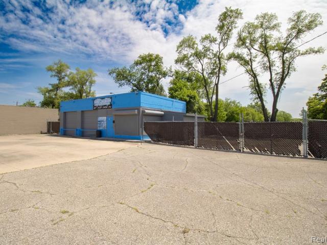 Commercial for sale in Detroit