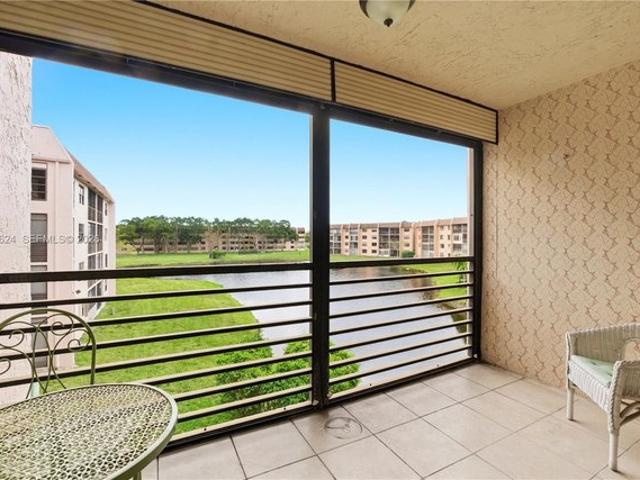 Condo for sale in Sunrise, Florida