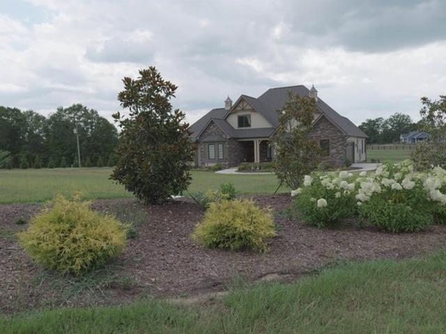 House for sale in Campobello, South Carolina