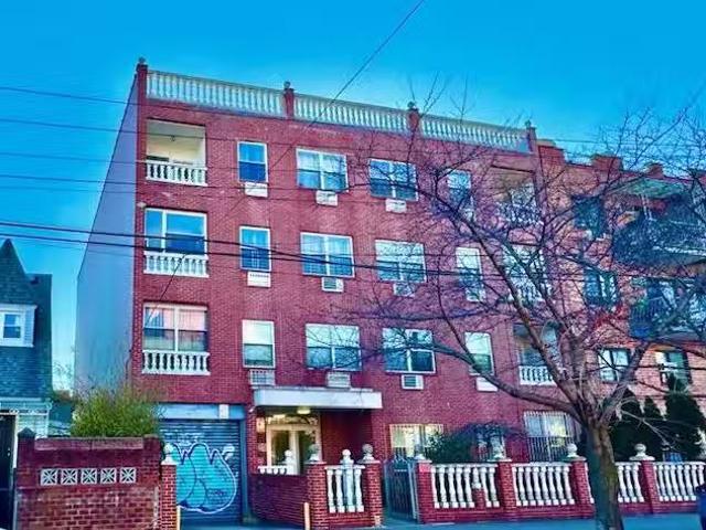 Condo for sale in Corona