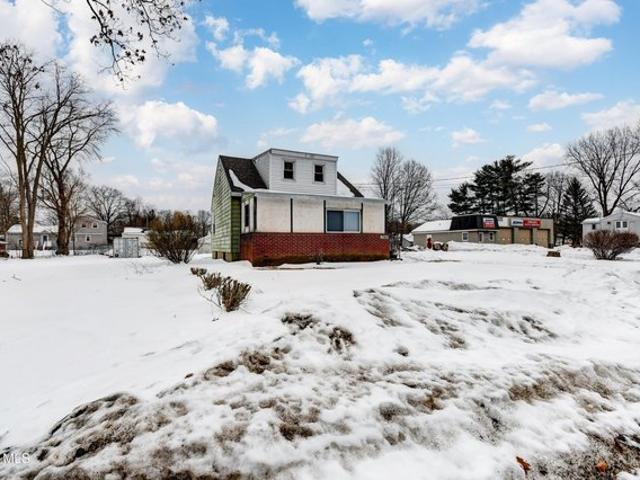 House for sale in Schenectady, New York