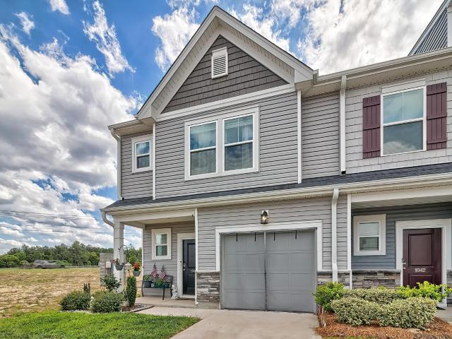 Townhouse for sale in Elgin, South Carolina