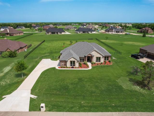 House for sale in Wills Point, Texas