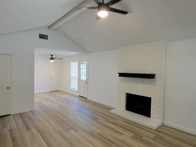 Duplex for rent in Burleson