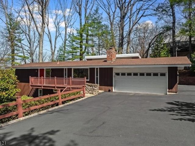 House for sale in Mountainside, New Jersey