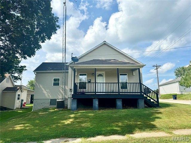 House for sale in Hillsboro, Illinois