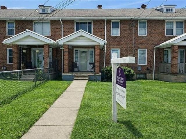 Townhouse for sale in Clairton, Pennsylvania