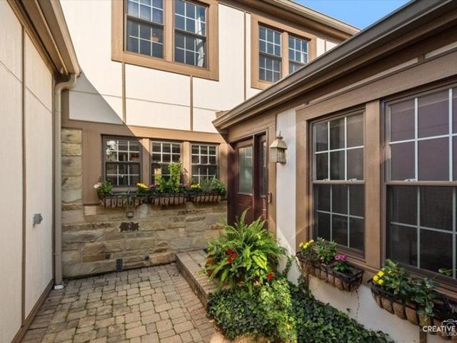Townhouse for sale in Wheaton, DuPage County