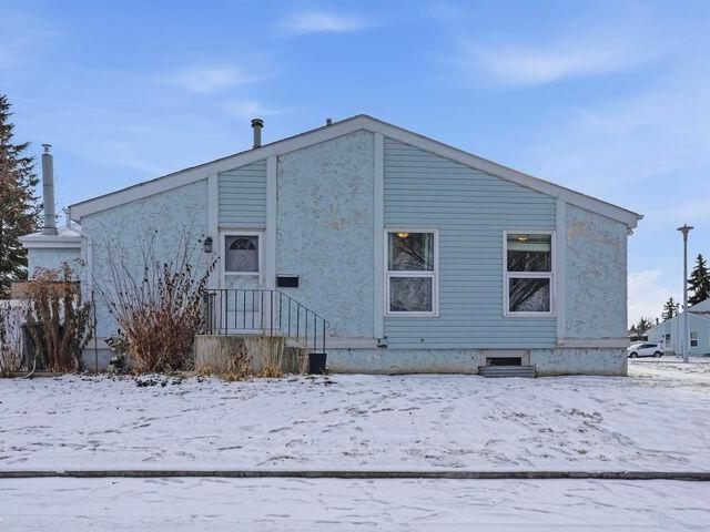 Townhouse for sale in Wedgewood, Alberta