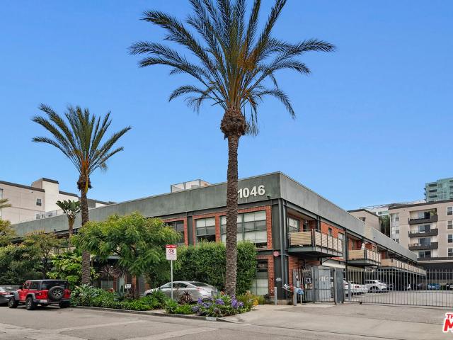 Condo for sale in Canoga Park, California