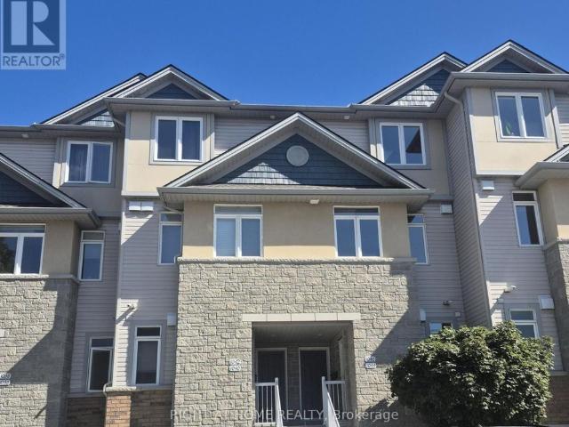 Townhouse for rent in Castle Heights, Ottawa