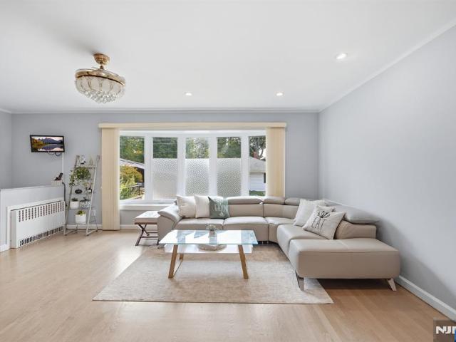 House for sale in Fort Lee, New Jersey