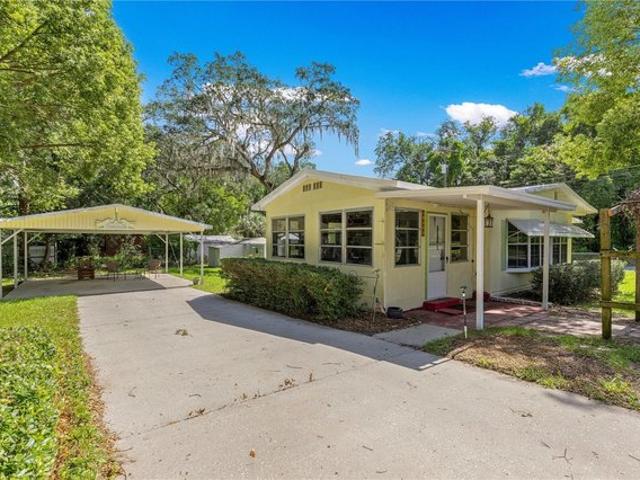House for sale in Ocklawaha, Florida