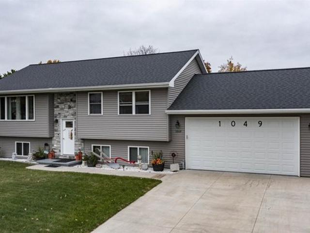 House for sale in Neenah, Winnebago County