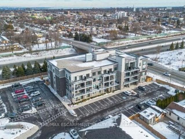 Condo for sale in Ancaster, Ontario