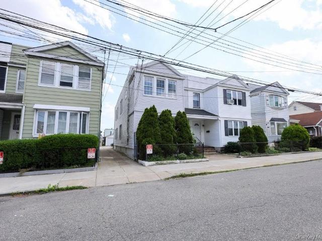 House for sale in Queens, Arverne