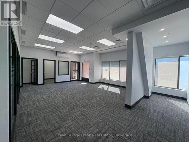 Commercial for rent in Whitby, Golden Horseshoe