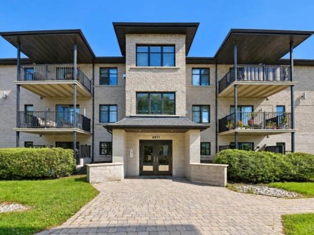 Condo for sale in Chomedey, Laval (région administrative)