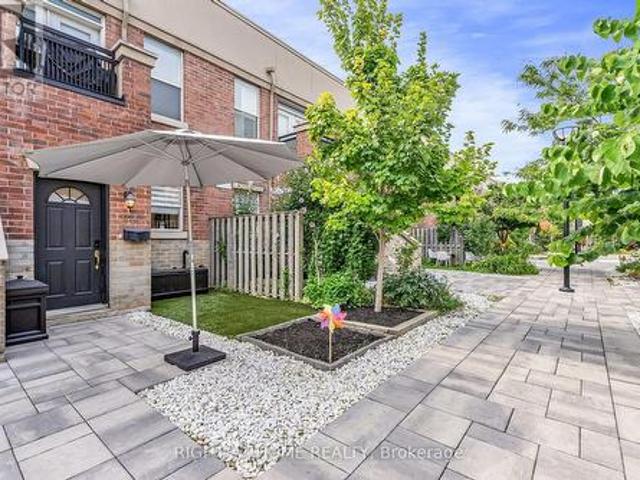 Townhouse for sale in Woburn, Ontario
