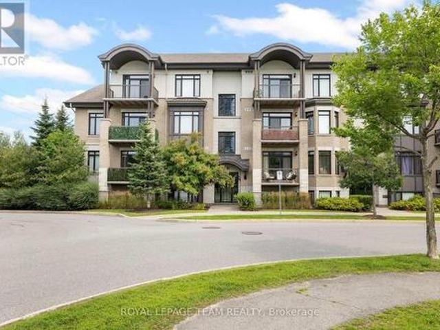 Condo for sale in Cyrville, Ottawa