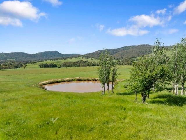 Cottage for sale in Tolmie, Victoria