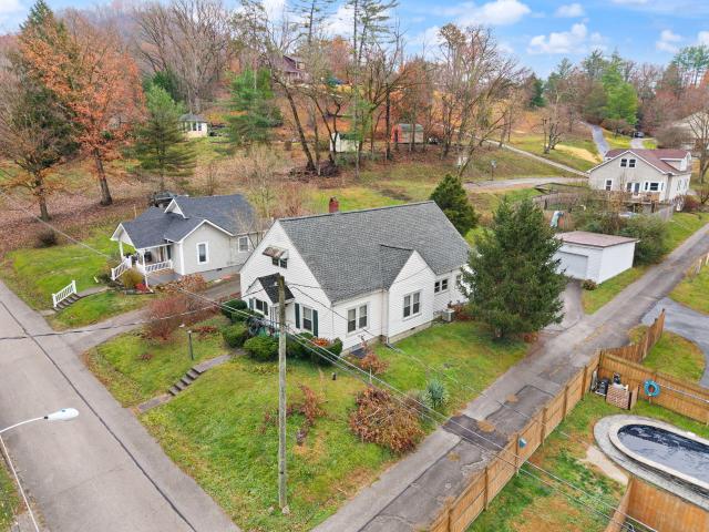 House for sale in Irvine, Kentucky