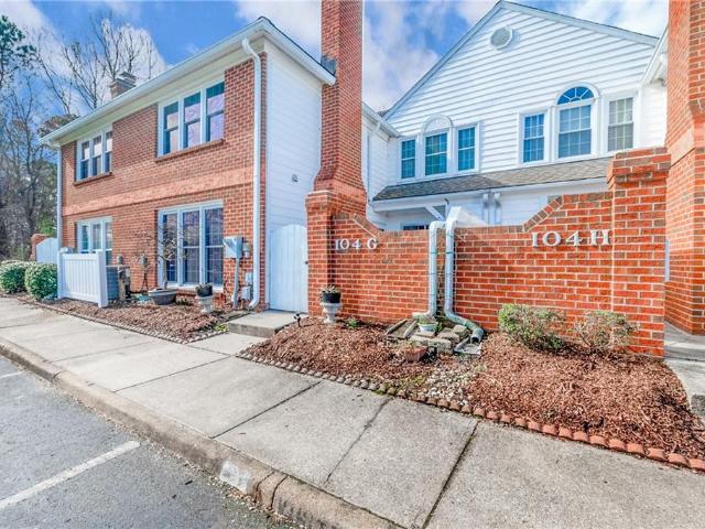 Condo for sale in Yorktown