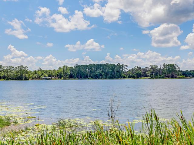 House for sale in Pomona Park, Florida