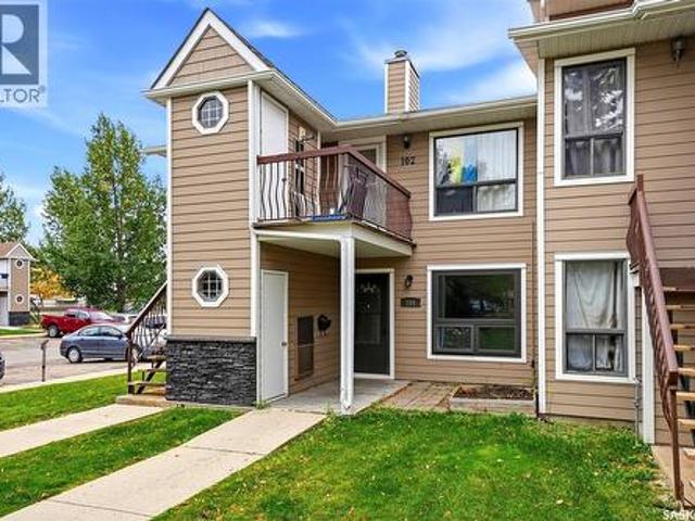 Townhouse for sale in Lakewood, Regina