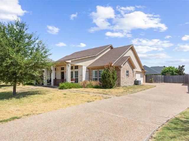 House for sale in Hewitt, Texas