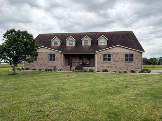 House for sale in Fairfield, Illinois