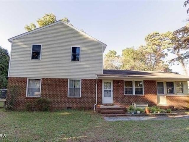 House for sale in Point Harbor, North Carolina