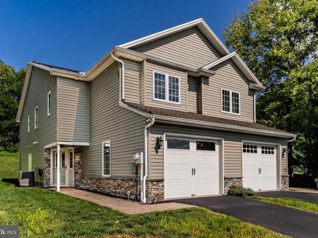 Townhouse for sale in Cumberland, Pennsylvania