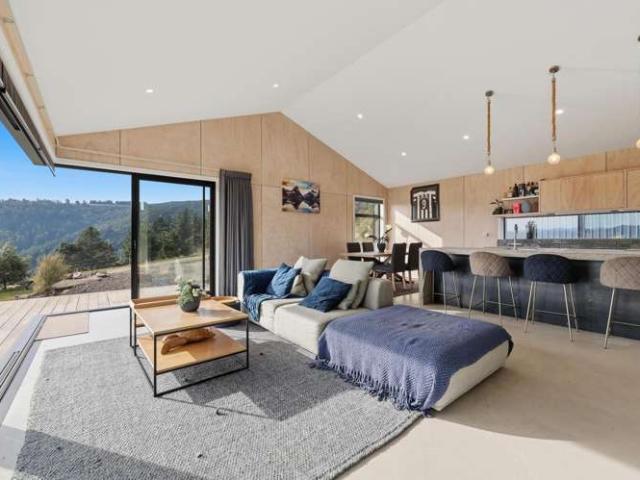 House for sale in Otakou