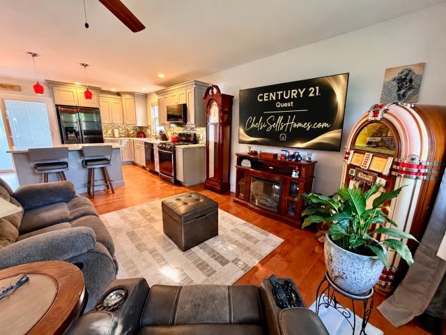 House for sale in Le Roy, McLean County