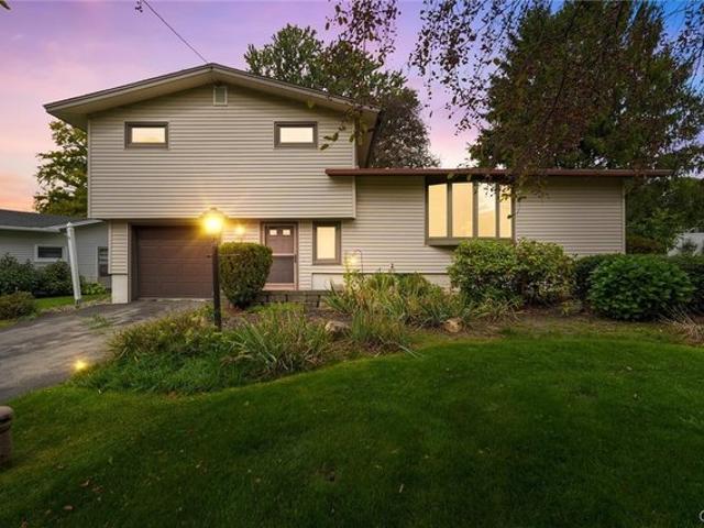 House for sale in Parson Farms, Town of Camillus