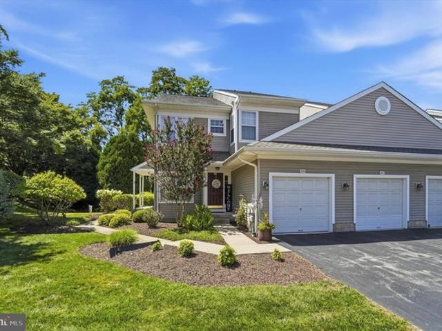 Condo for sale in Chester, Pennsylvania