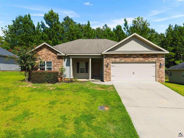 House for sale in Bonaire, Georgia