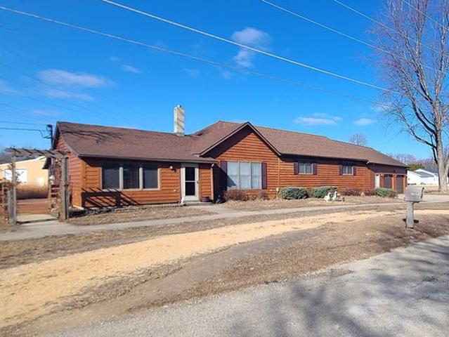 House for sale in Amboy, Lee County
