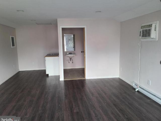 House for sale in Deepwater, New Jersey