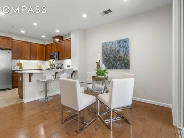 Townhouse for sale in San Mateo