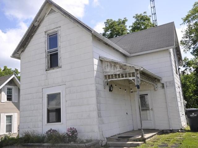 House for sale in Farmland, Indiana