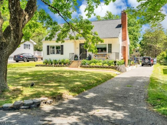 House for sale in Washington, New Jersey