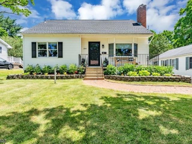 House for sale in Washington, New Jersey