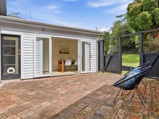 House for sale in Otakou