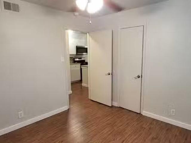 Condo for rent in Denton